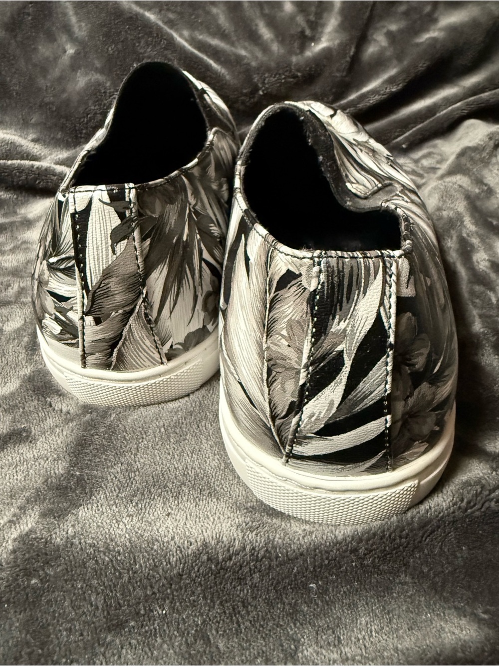 Kenneth Cole Black and White Tropical-Print Slip-On Loafers - Picture 3 of 5